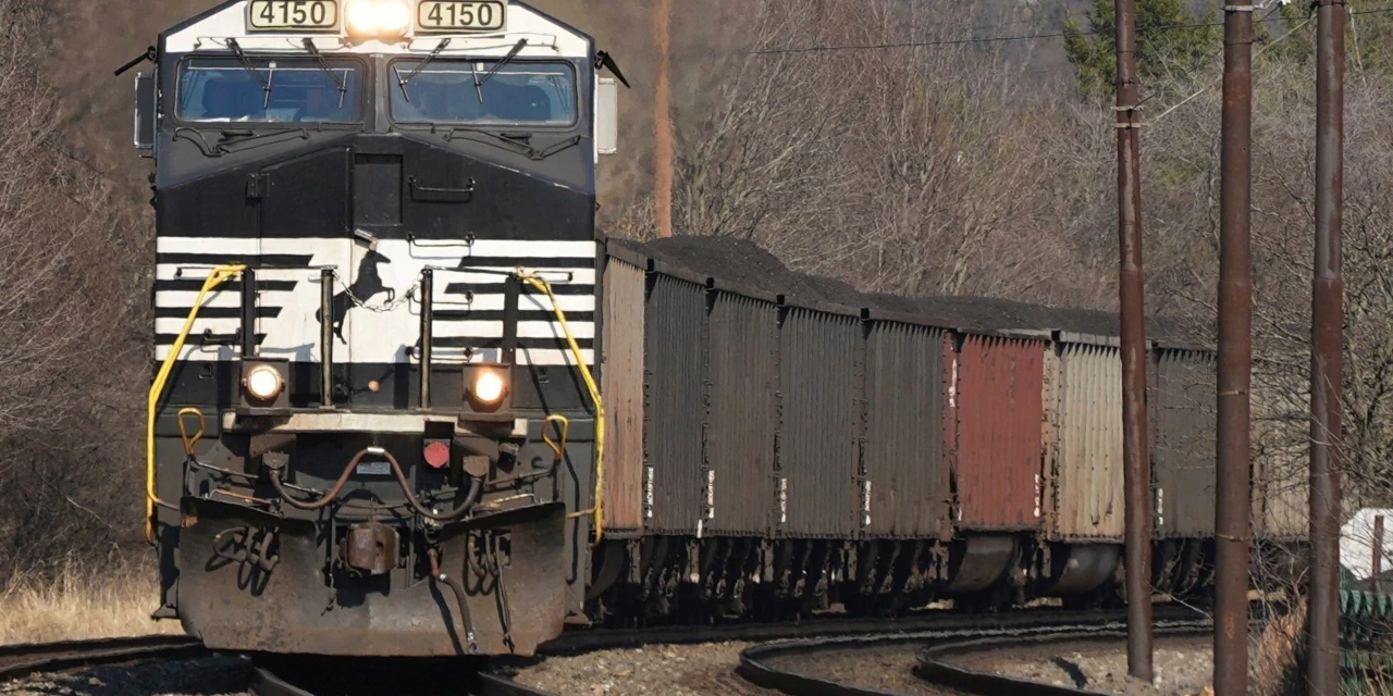 The $71.5 Billion Merger of Two Giant Railroads Just Hit a Snag