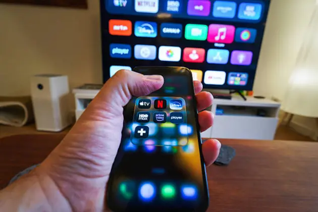 Netflix signs deal with digital publishers for homepage content