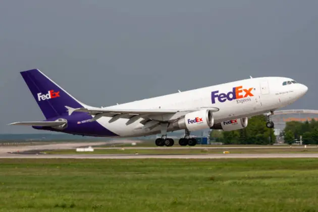 FedEx pilots ratify new contract, secure 40% pay hike