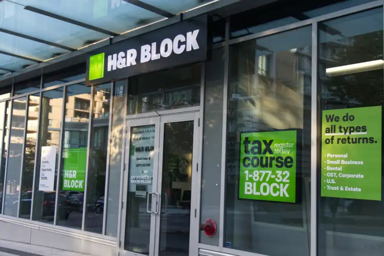 H&R Block Q4 earnings disappoint, while revenue surprises to the upside