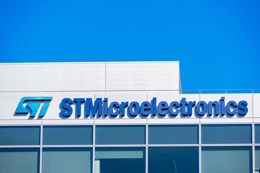 STMicroelectronics Stock Sinks 18%: Weak Sales Outlook Drowns Out AI Growth Story