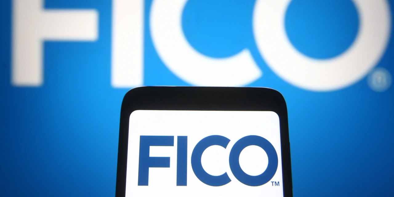 FICO Holds $10 Pricing for Mortgage Lenders Amid New Competition