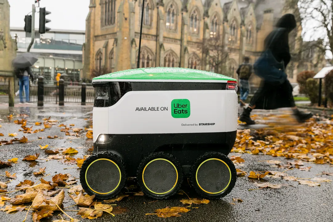 Uber Eats will use Starship sidewalk robots to deliver food in the UK