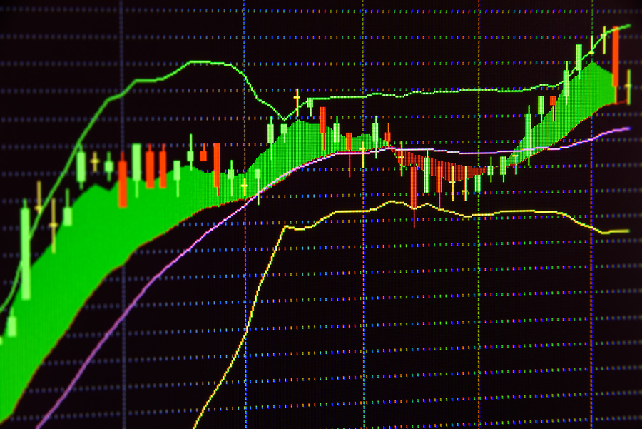 Equinix Stock Dips While Market Gains: Key Facts
