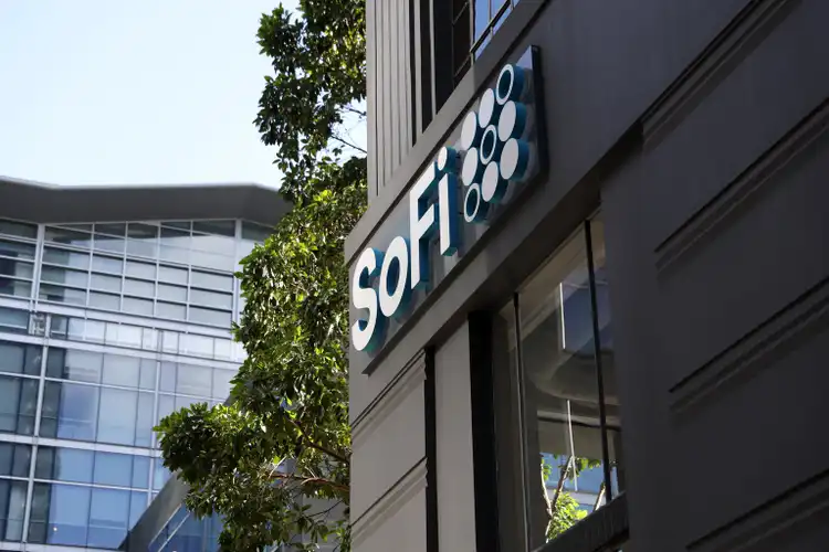 SoFi Technologies stock gains after 2024 guidance boost, strong Q1 earnings