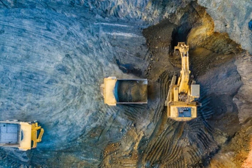 BHP's Potential Third Bid For Anglo American; McEwen Reports Successful Assay Results; GoldMining Elects Directors And More: Friday's Top Mining Stories