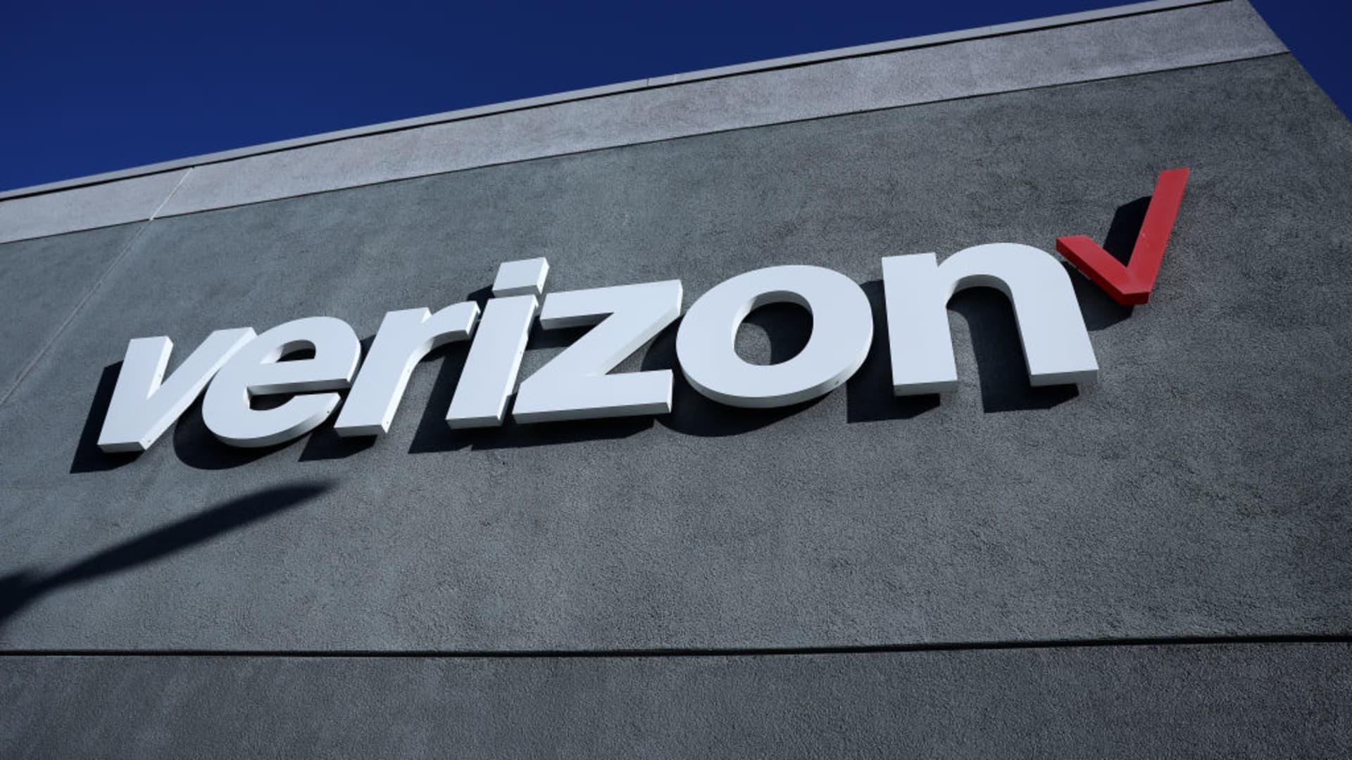 Top Wall Street analysts recommend these dividend stocks for regular income