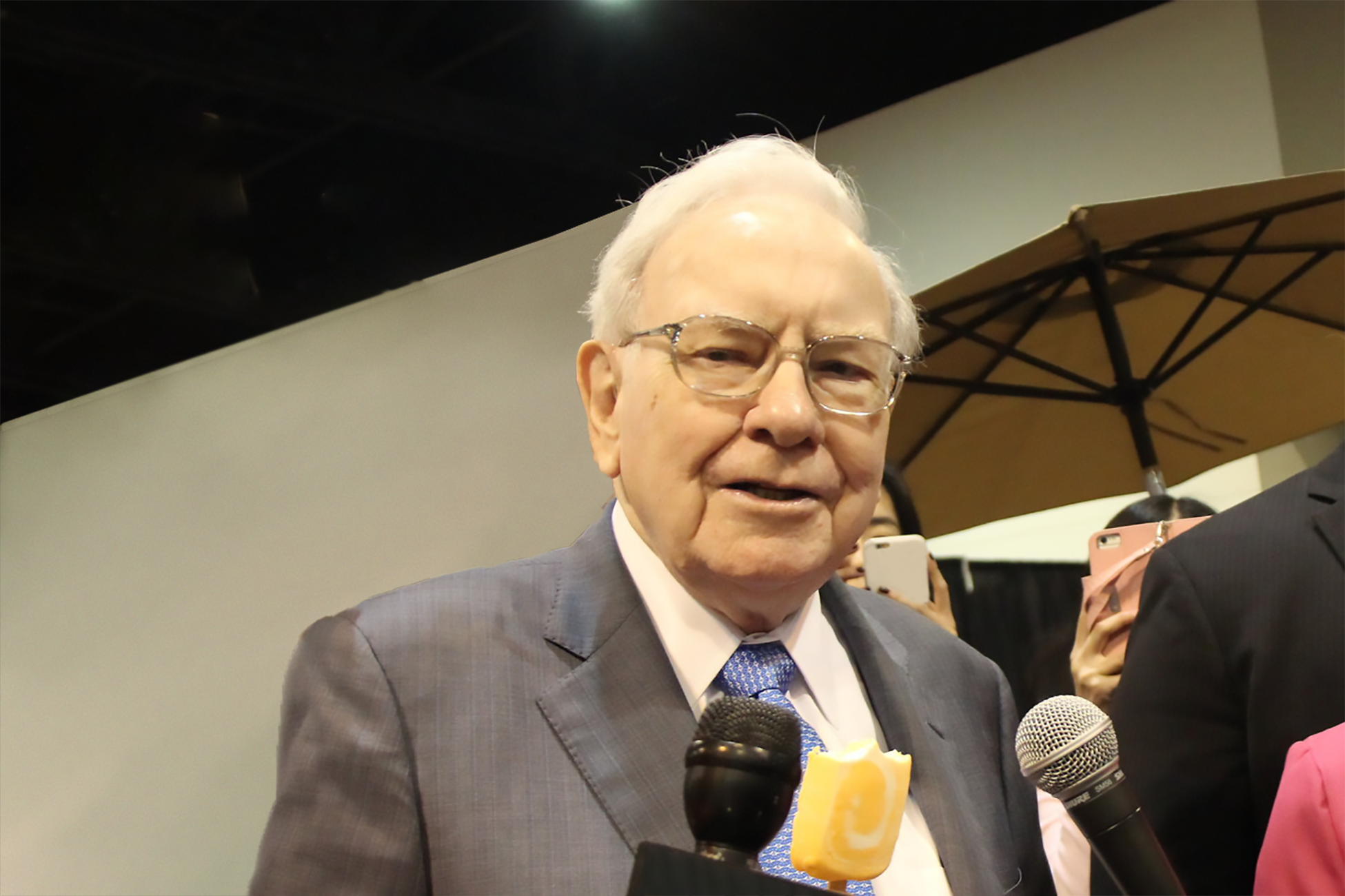 The Best Warren Buffett Stocks to Buy With $1,000 Right Now