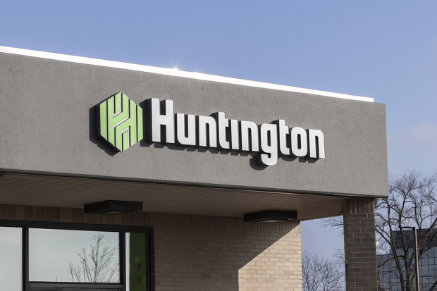 Huntington Q1 Earnings & Revenues Beat, Costs Rise Y/Y - Yahoo Finance