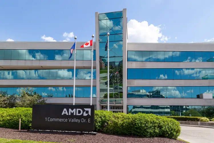 AMD falls despite 'strong' Q2, 'encouraging' outlook as analysts remain largely positive