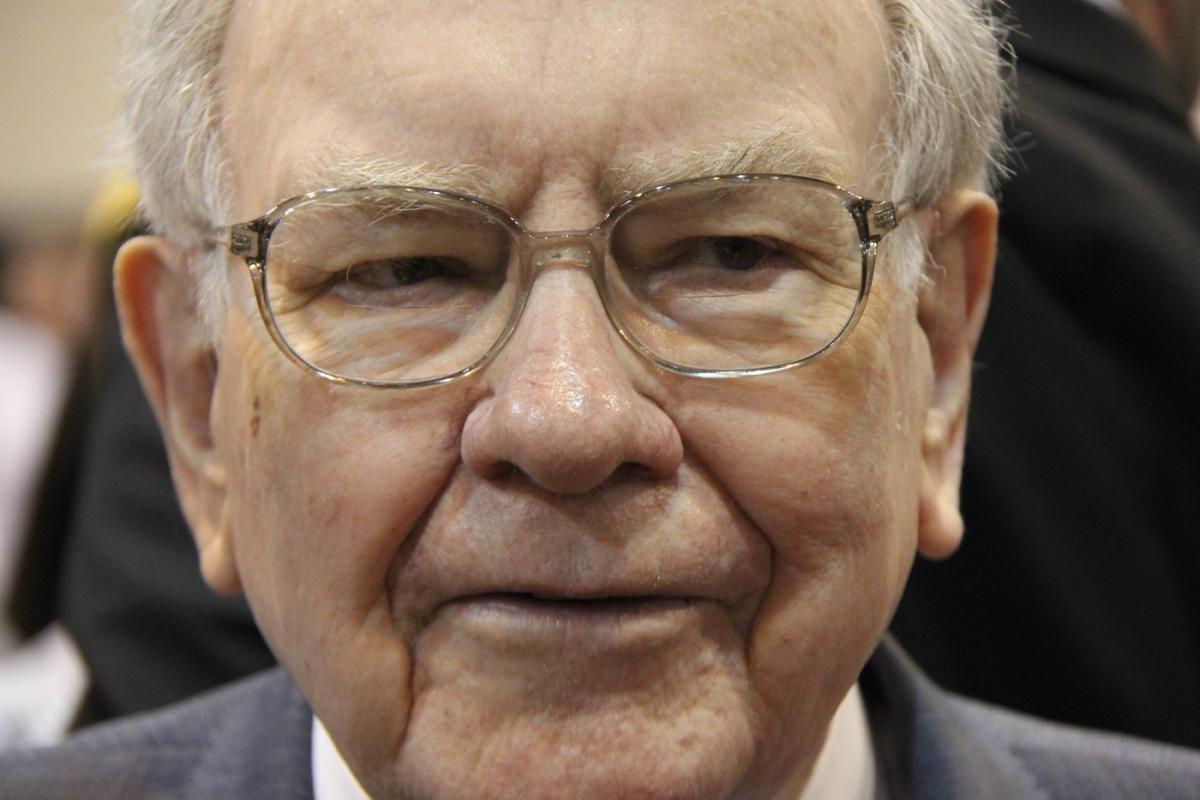 Warren Buffett's $56 Billion Silent Warning to Wall Street May Portend Trouble for Stocks - Yahoo Finance