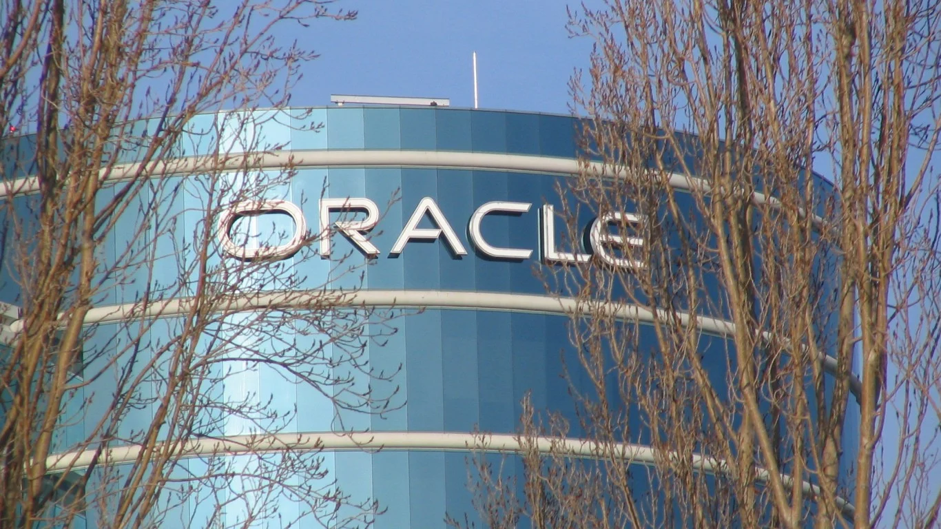 Oracle Plunges 10% After Earnings, Salesforce Slips Near 52-Week Lows as Cloud Stocks Slide
