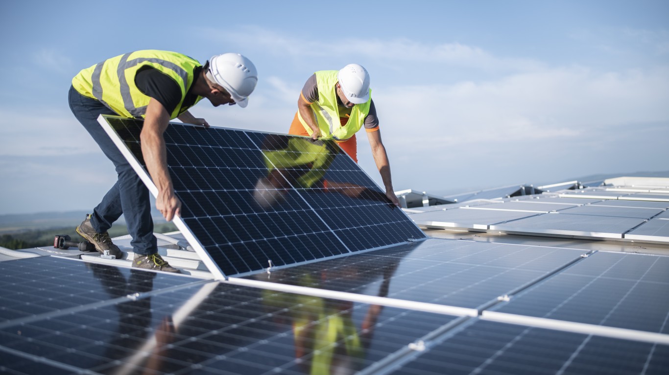 Solar Shares Shine: SolarEdge Stock Heads 10% Higher, Enphase Energy and SunRun Rally 6%