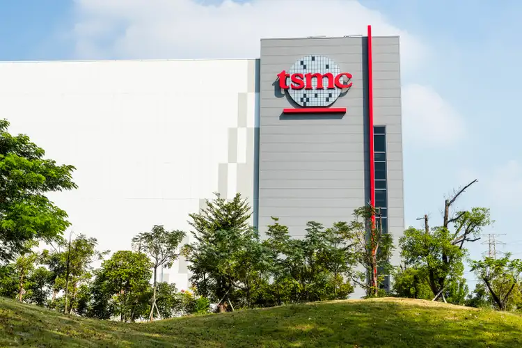 Taiwan Semiconductor to phase out 6-inch wafer manufacturing in 2 years - report