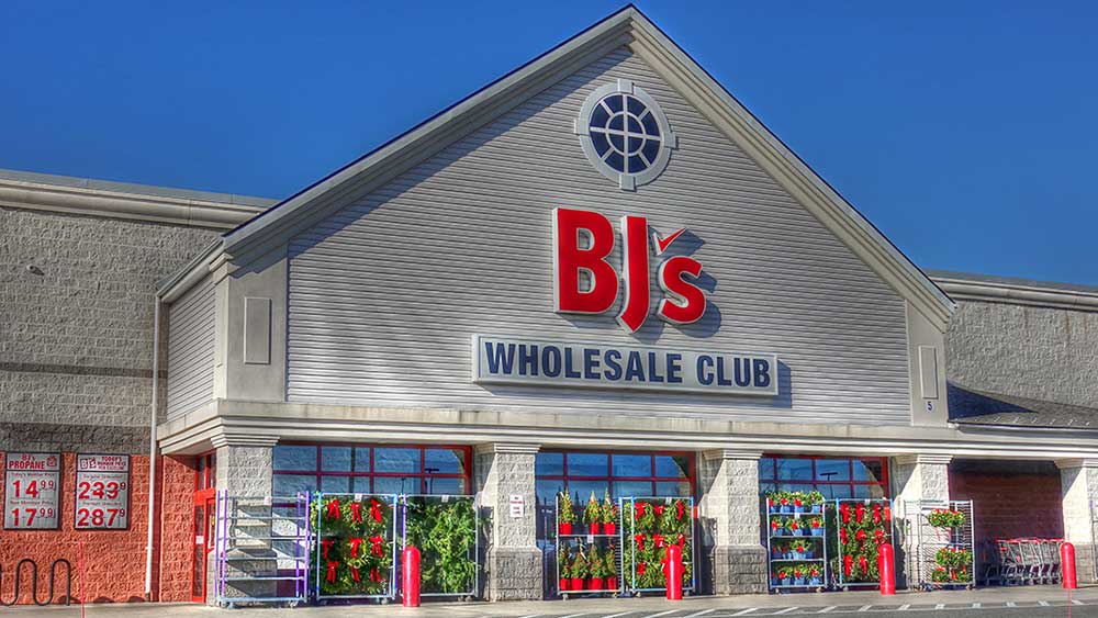 BJ's Wholesale Club Clips All-Time High As Consumers Dive Into Deals