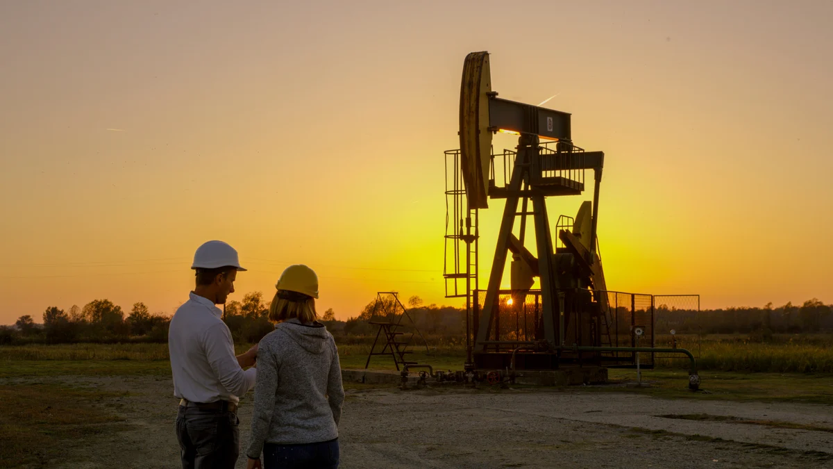 Devon Energy vs. Chevron: Here's the Better Oil Stock to Own Right Now