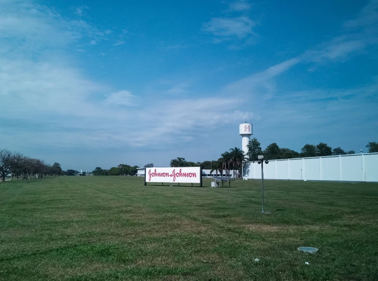 Johnson & Johnson gains approval of gemcitabine for local delivery into bladder