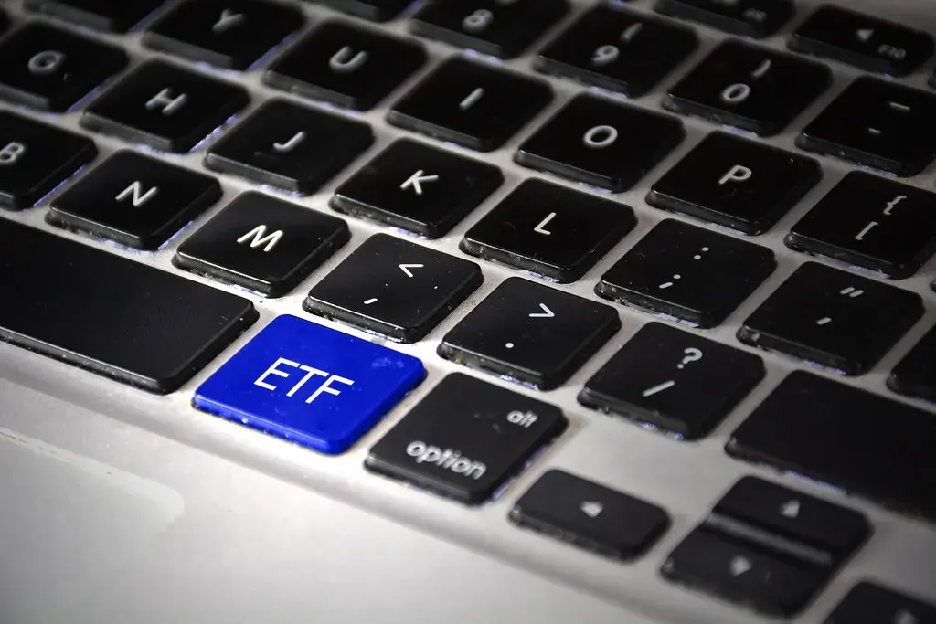 Forget VOO's 0.03%: Fidelity Will Sell You Large-Cap America for Exactly $0