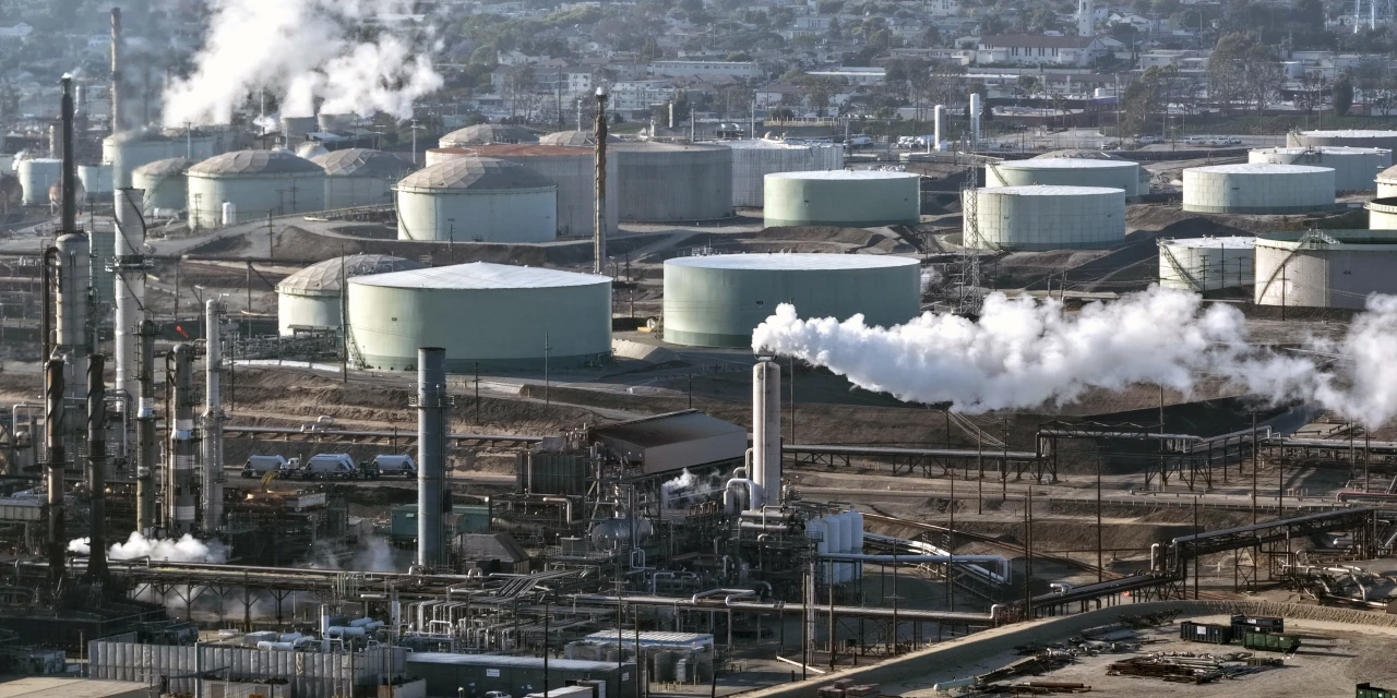 Global Oil Demand Heads for Contraction As Iran War Chokes Flows, IEA Says