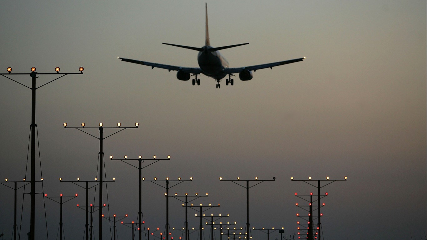 Wall Street Cut Its Delta Air Estimates Below the Company's Own Guidance and Kept Its Buy Ratings