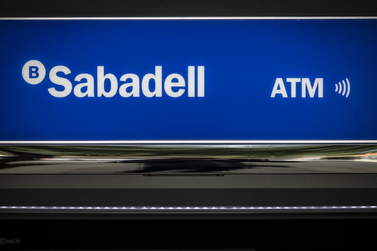 BBVA Makes an Offer Sabadell Investors Shouldn't Refuse - Bloomberg