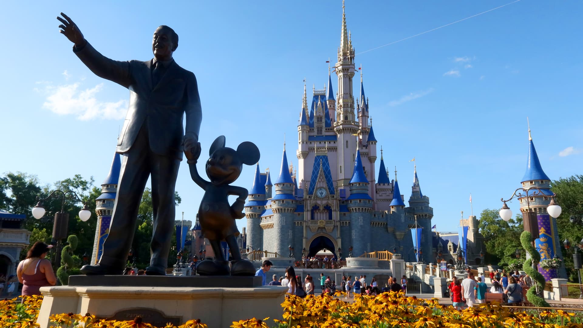 Uber and Disney are seeing the same remarkable dynamic in this economy. Both stocks are surging