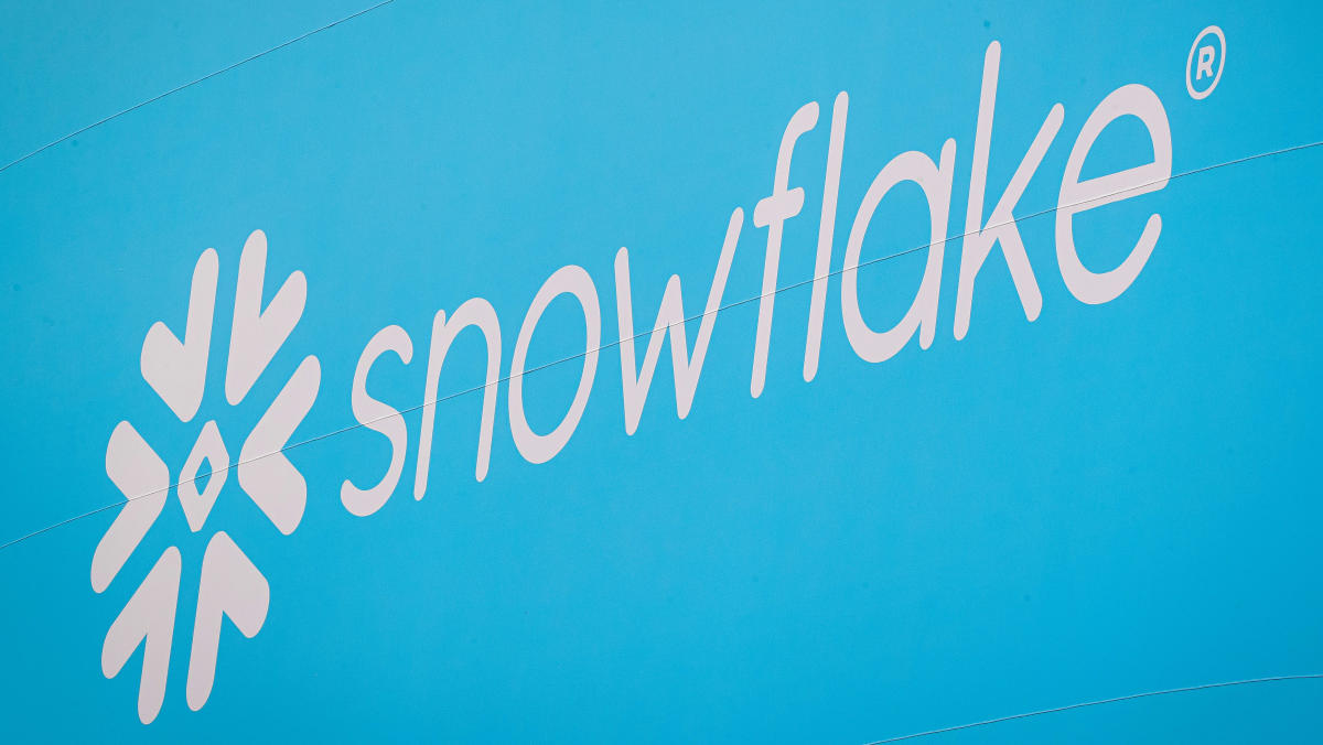 Snowflake's new AI offering is just the tip of the iceberg: CEO - Yahoo Finance