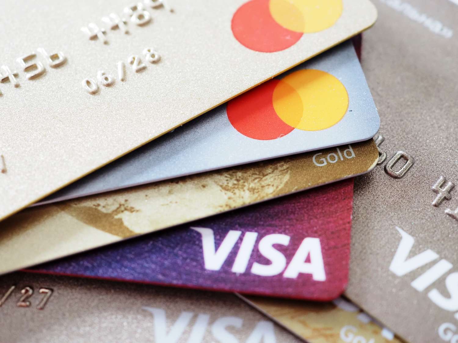 These Experts Say Buy Credit Card Stocks Despite Trump's Threats