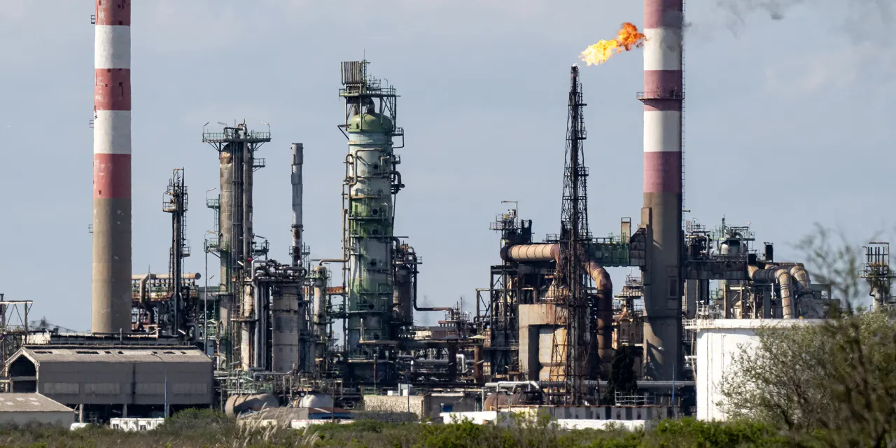 Back to the Future: Where to Invest If Oil Slumps