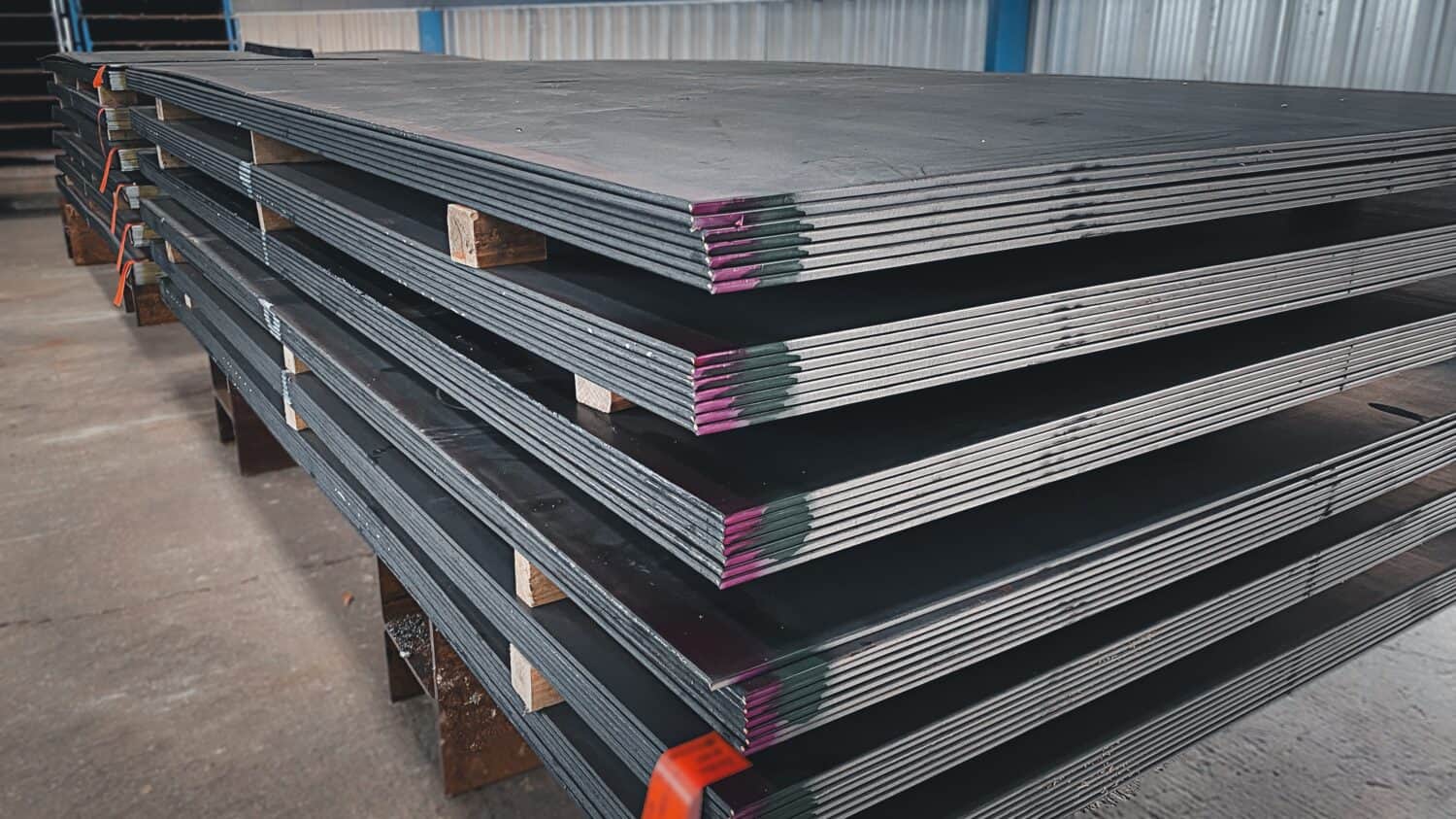 Cleveland-Cliffs Surges 7% Despite Trade Tensions; Steel Dynamics Climbs 3%, Nucor Edges Higher