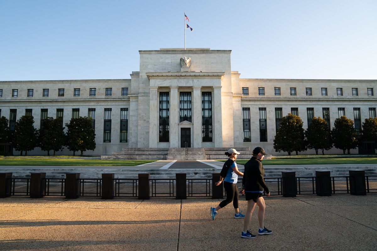 Fed to Cut Interest Rates Twice in 2024, BlackRock's Rick Rieder Says - Bloomberg