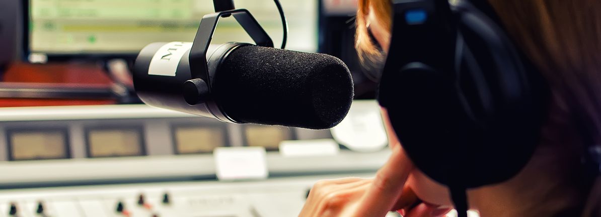 Entravision Communications Corporation's Shares Climb 29% But Its Business Is Yet to Catch Up