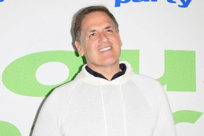 Mark Cuban Corrects Elizabeth Warren As She Slams JNJ, PFE For Higher Prices And Zero Taxes On Big Pharma: 'PBMs Corrupt Healthcare'
