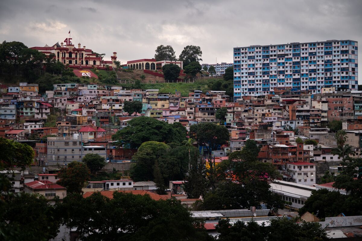 JPMorgan, BofA Favor Venezuela Bonds With More Unpaid Interest