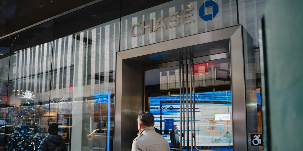 JPMorgan Profit Falls on Investment-Banking Miss, Apple Card Charge