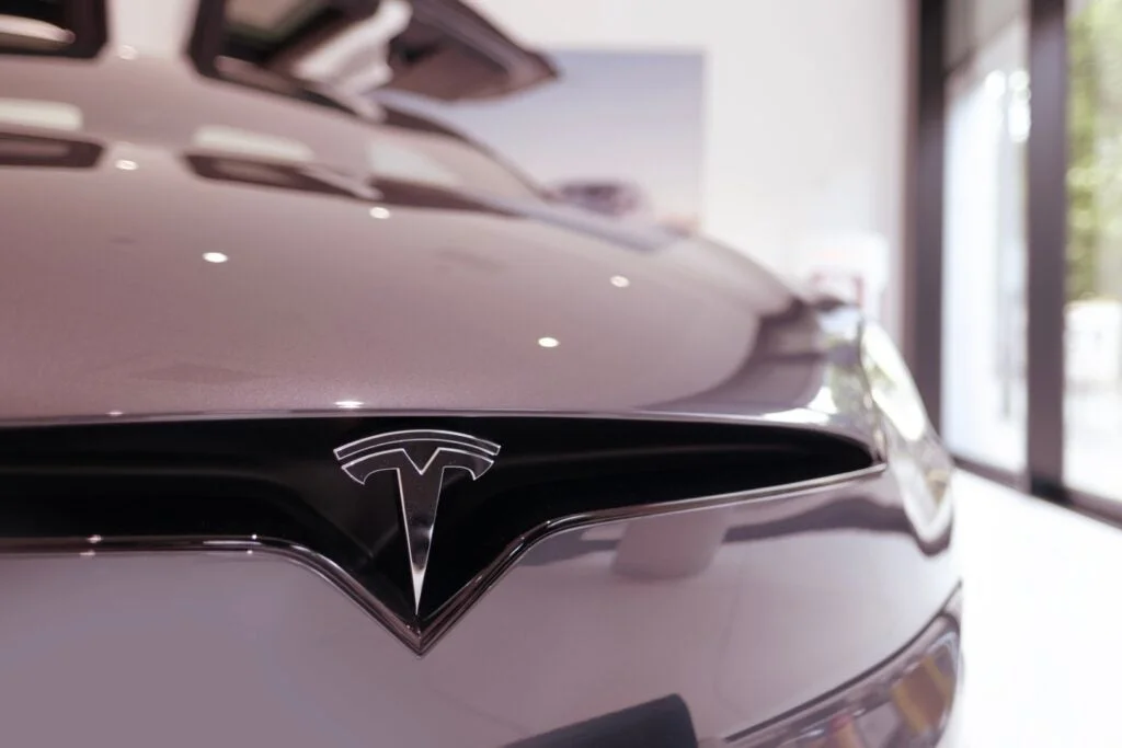 Tesla's 2025 Dark Chapter Over, Analyst Says AI, Autonomous To Lift Valuation, End 'Black Cloud' Over Stock