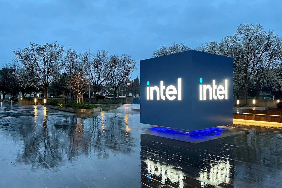 What's Going On With Intel Stock?
