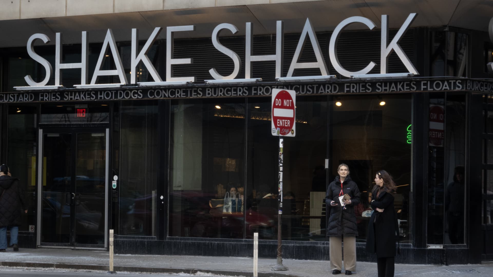 Shake Shack shares crater 30% after burger chain reports operating loss