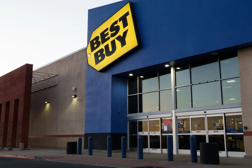Best Buy ticks lower after posting mixed Q1 results and trimming its full-year outlook