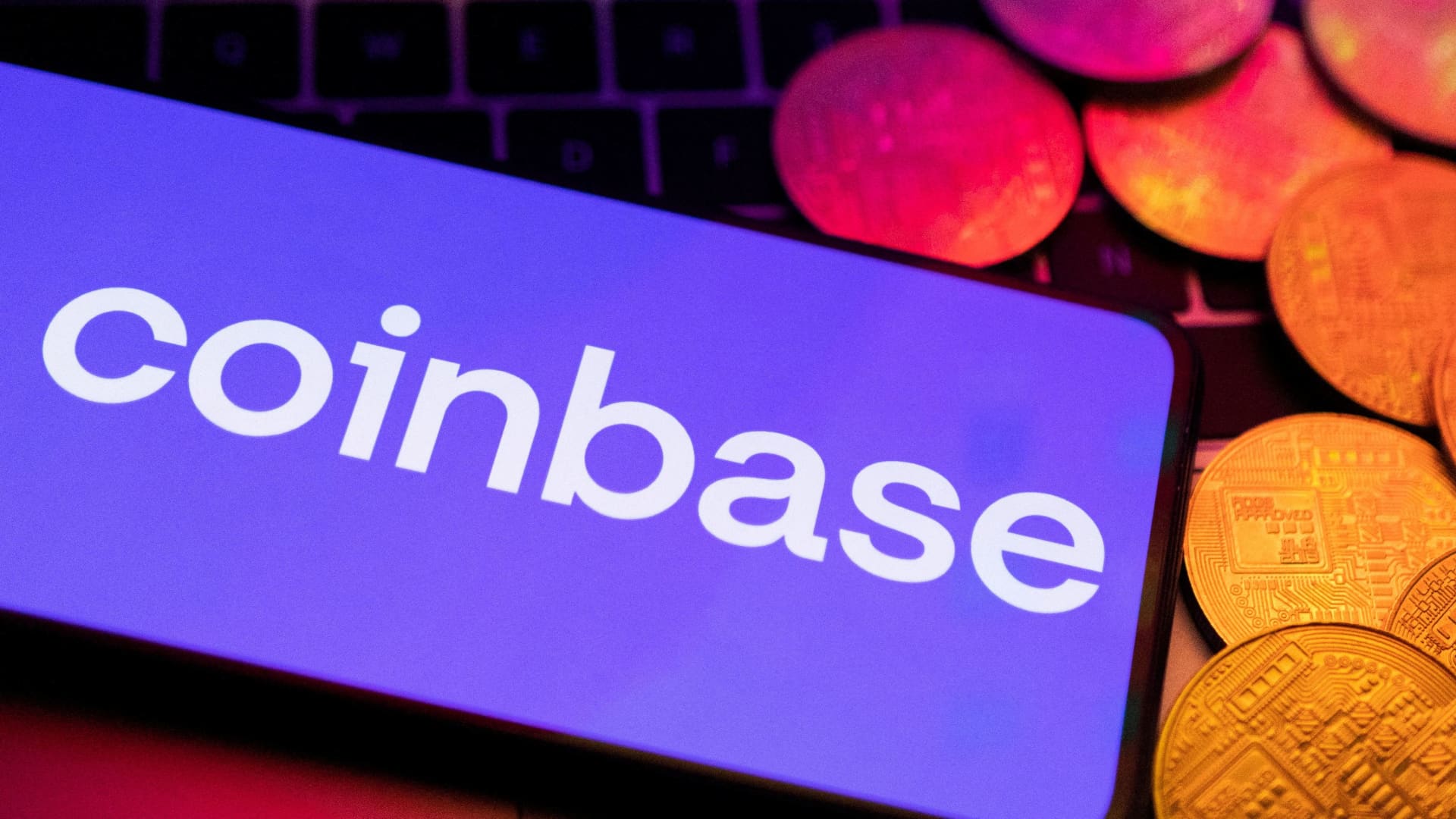 Coinbase reports first-quarter revenue beat after bitcoin rally leads surge in profit - CNBC
