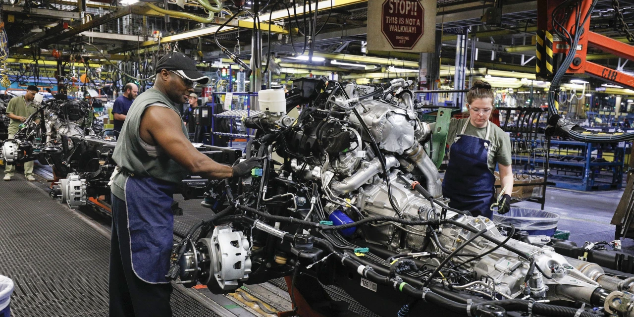 GM to Boost Heavy-Duty Truck Production
