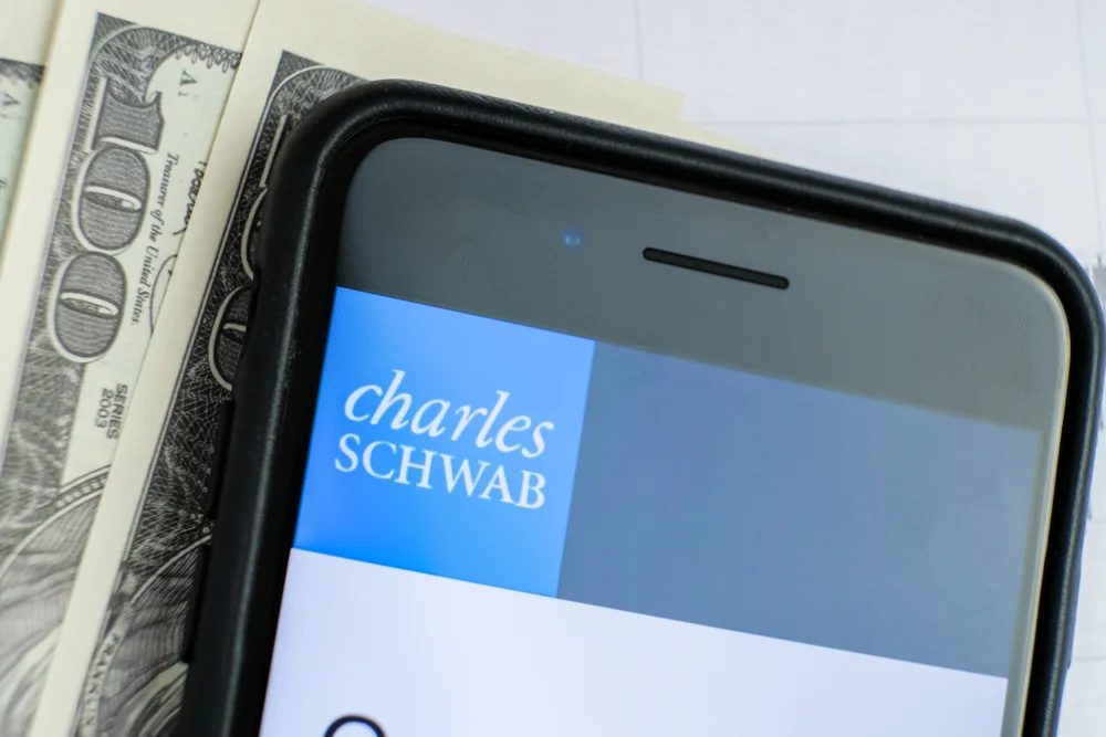 Charles Schwab Positions For 'More Robust EPS Growth': Analysts Weigh In On Q1 Results - Charles Schwab ( - Benzinga
