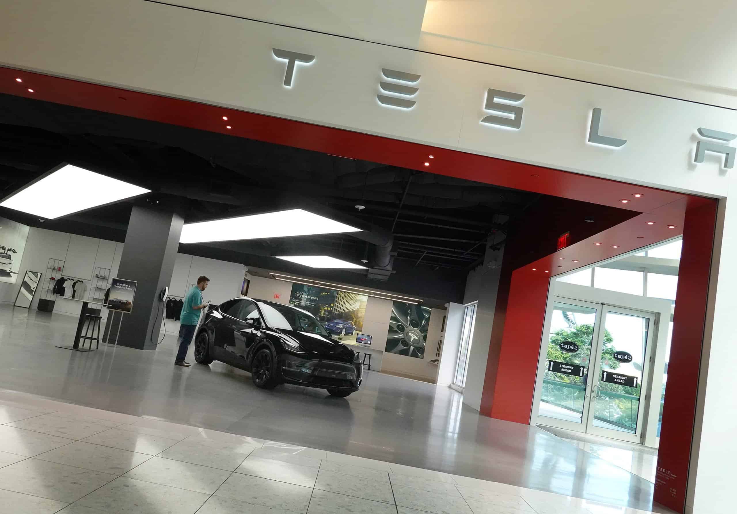 Tesla Q4 Deliveries Fall 16%, Loses Global EV Sales Lead to BYD