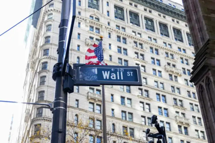 Stocks rebound on Apple boost as investors wade through quarterly earnings