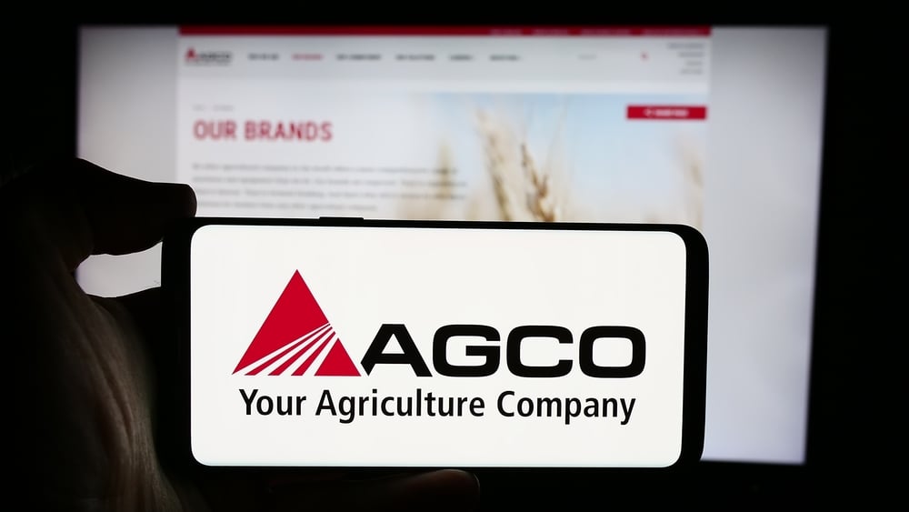 AGCO Stock Slides as Earnings Miss and Weaker Outlook Rattle Investors