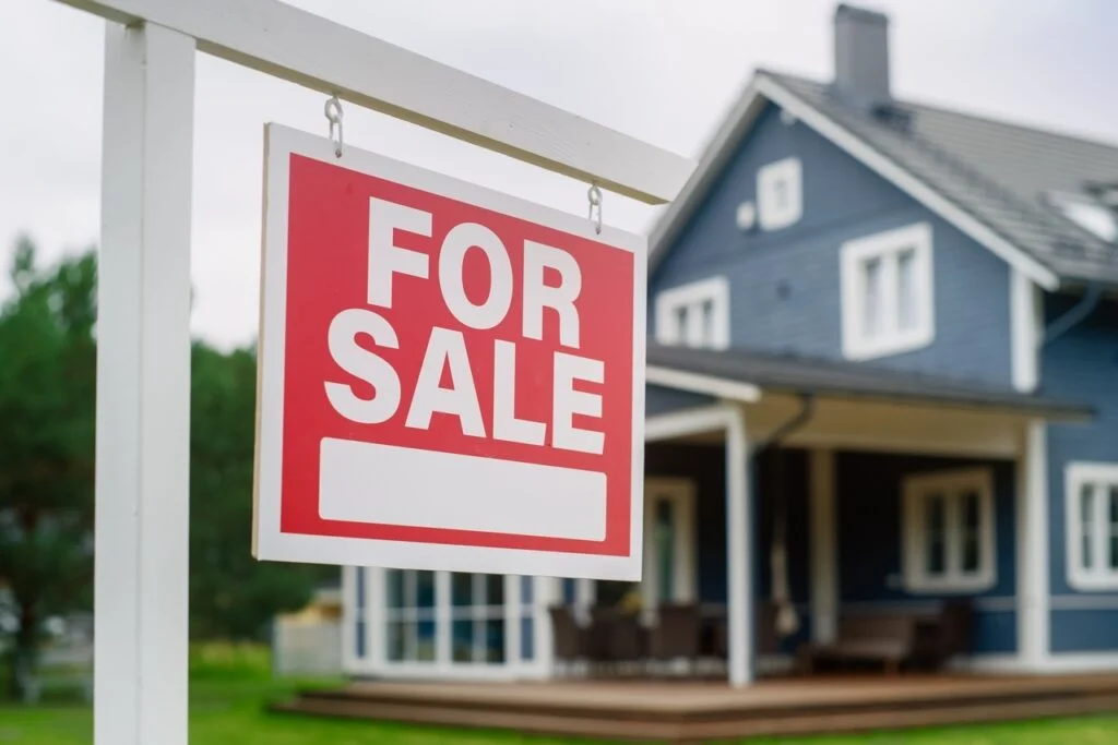 Housing Market's Widest Gap Since 2020: Why Some Homes Sell In Days While Others Sit For Weeks