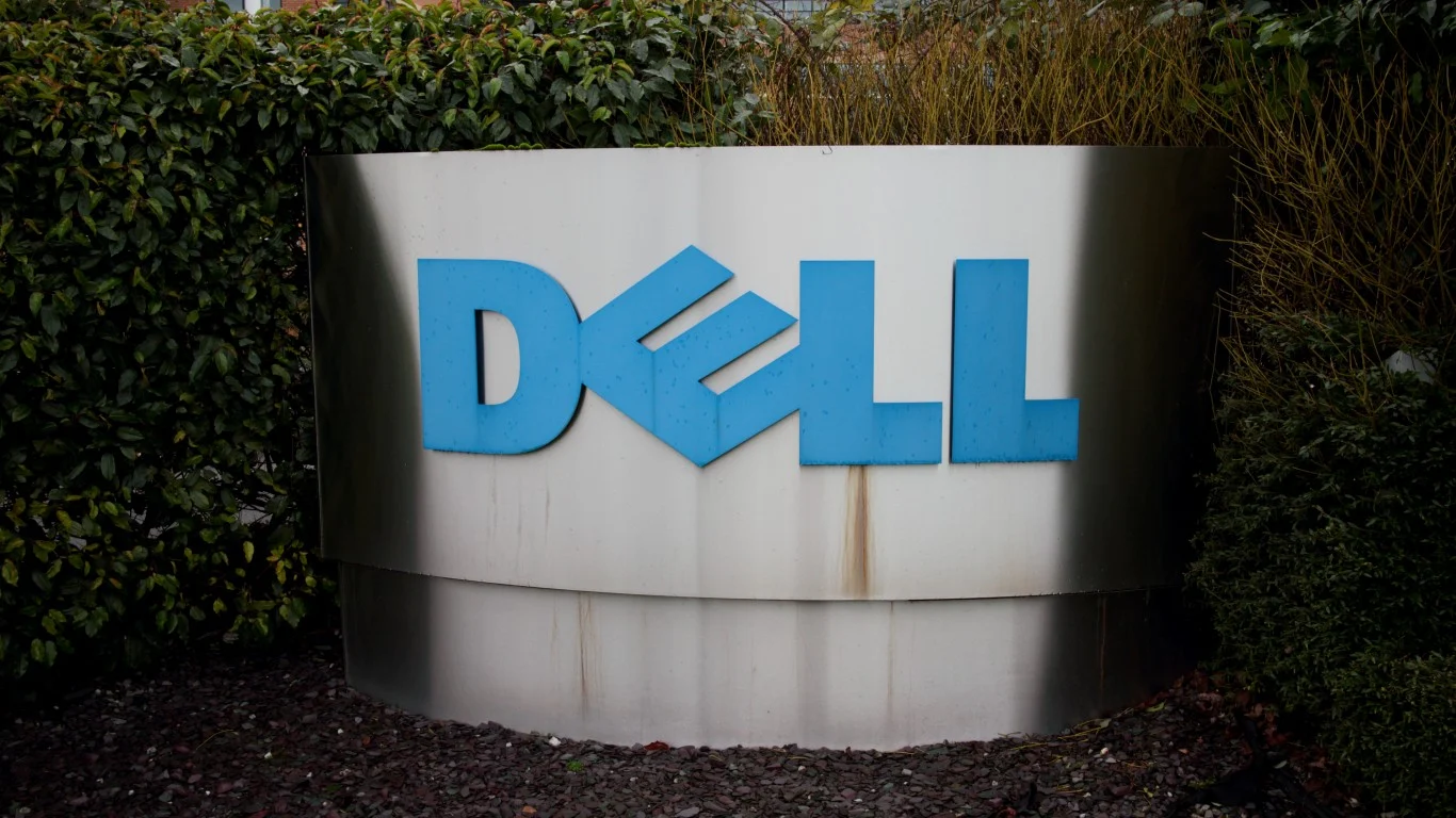 Dell vs HP: 2 Legacy Tech Giants, 2 Very Different AI Bets