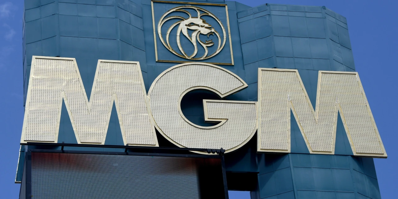 MGM Resorts Revenue Ticks Down on Lower Room Rates in Las Vegas