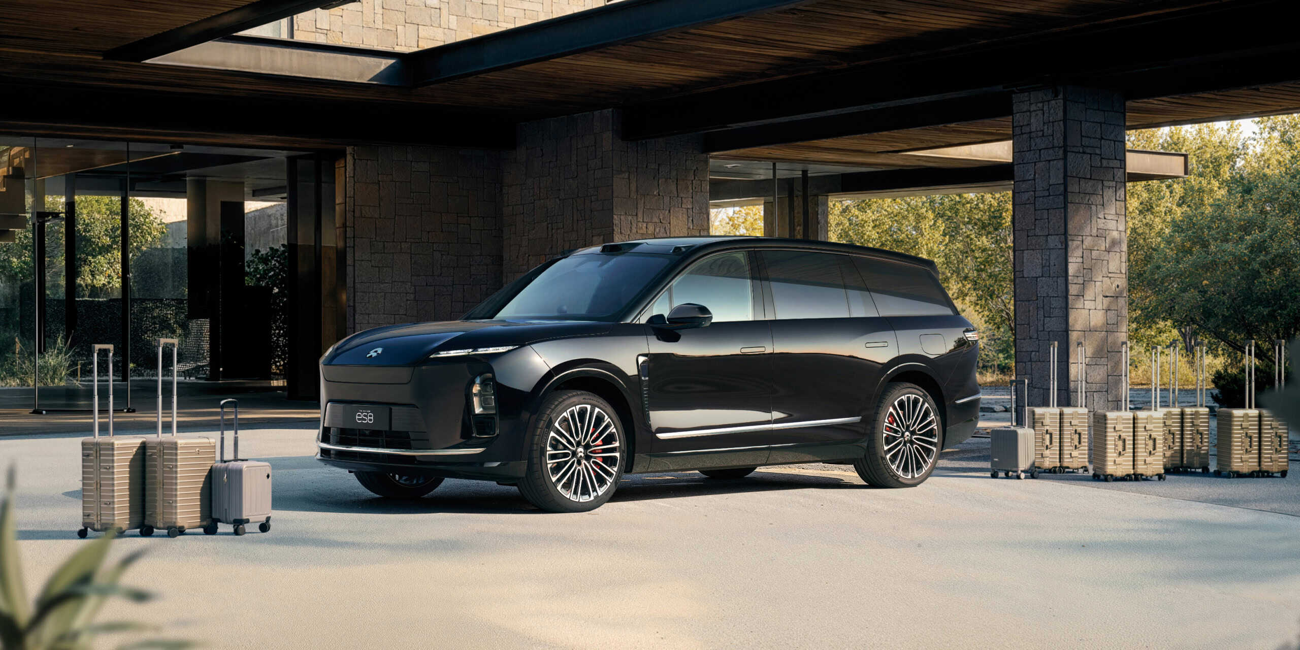 NIO Reports 11% Earnings Beat But Revenue Growth Stalls at Just 1.8% Year Over Year