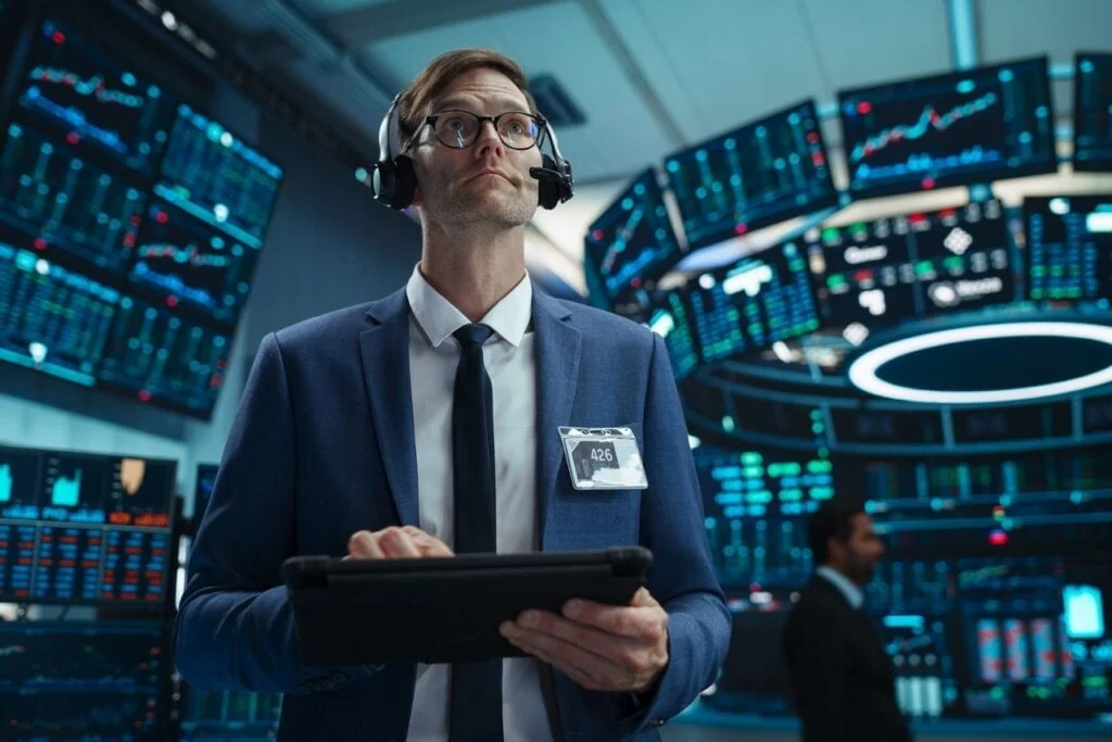 SAIC Analysts Cut Their Forecasts After Q4 Results